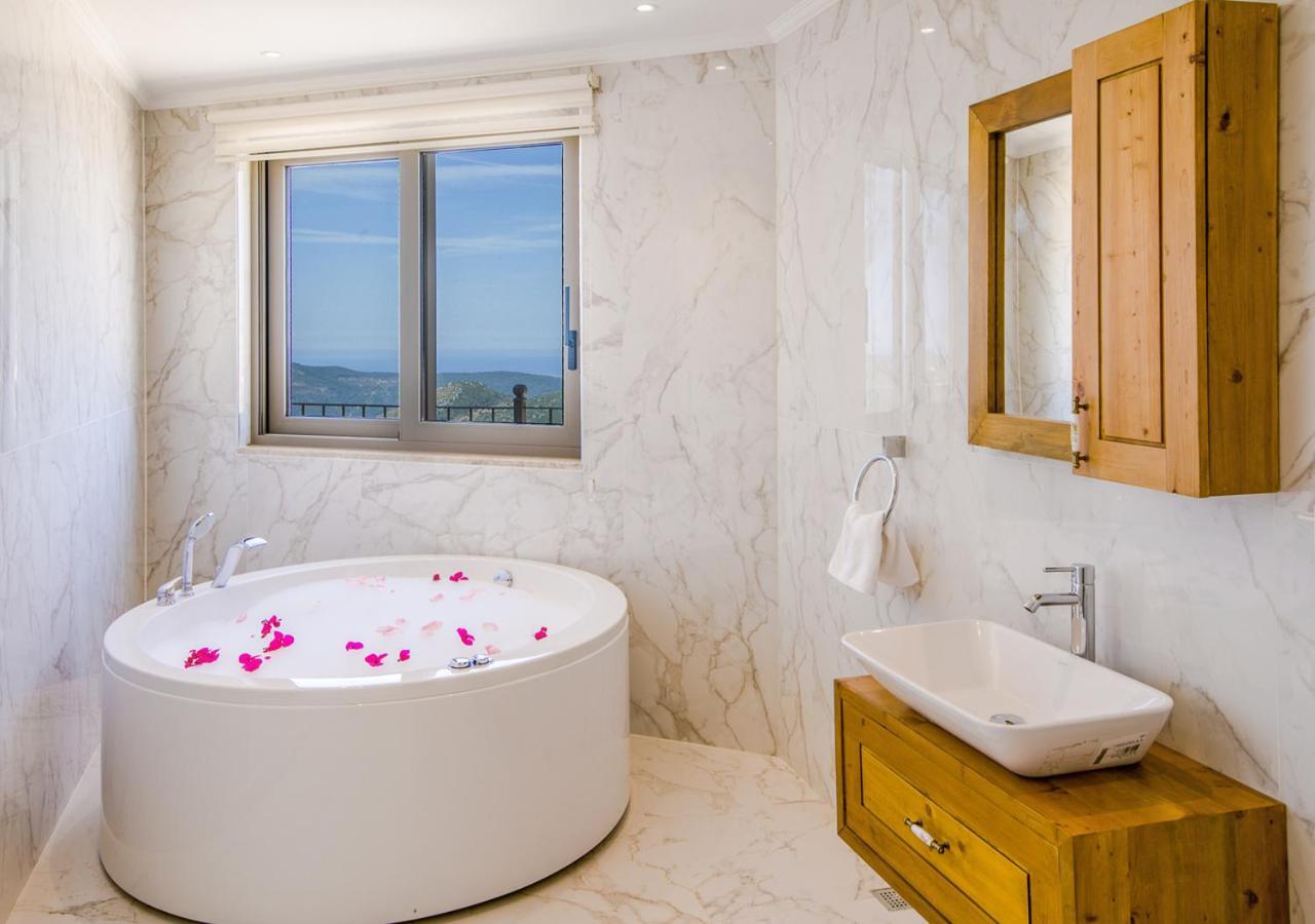 Villa 5 Sleeps 6 Isolated Pool See And Montain View-Villa Kartal Yuvasi Uzumlu  Luaran gambar